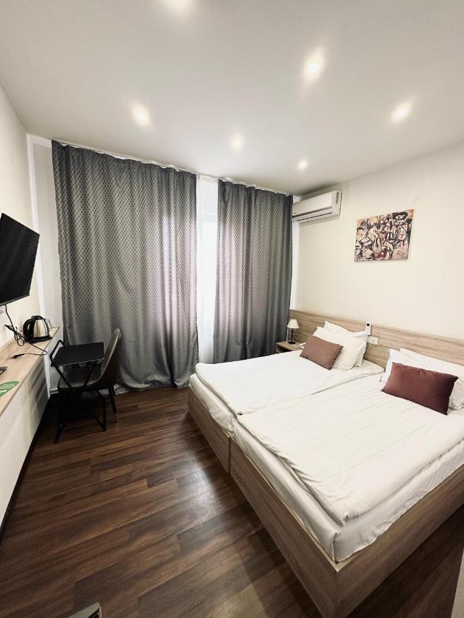 Nava Hotel Єреван Екстер'єр фото