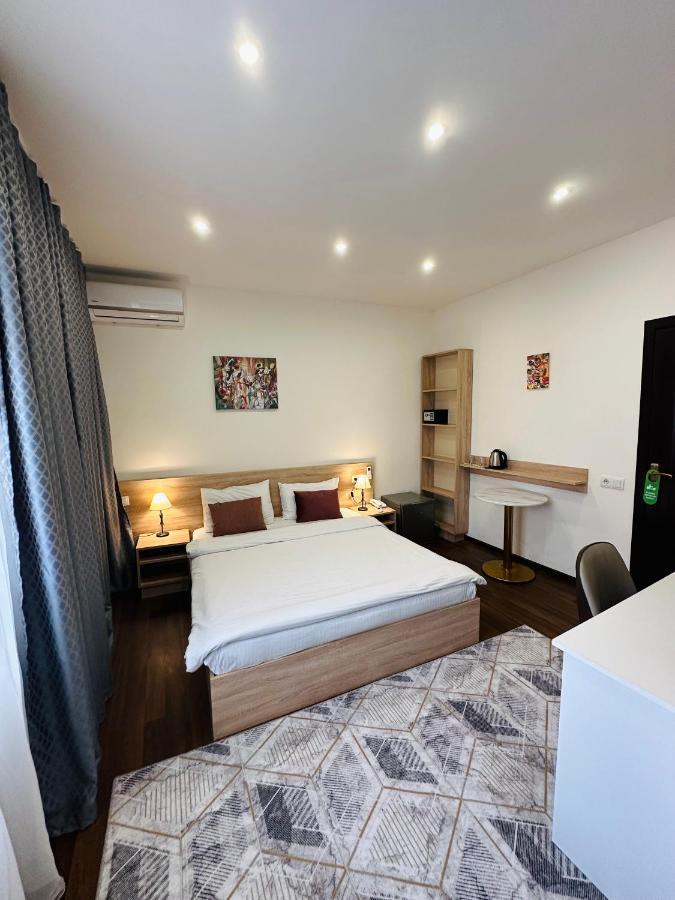 Nava Hotel Єреван Екстер'єр фото