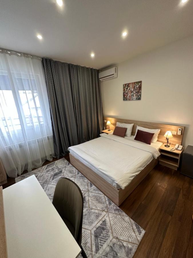 Nava Hotel Єреван Екстер'єр фото