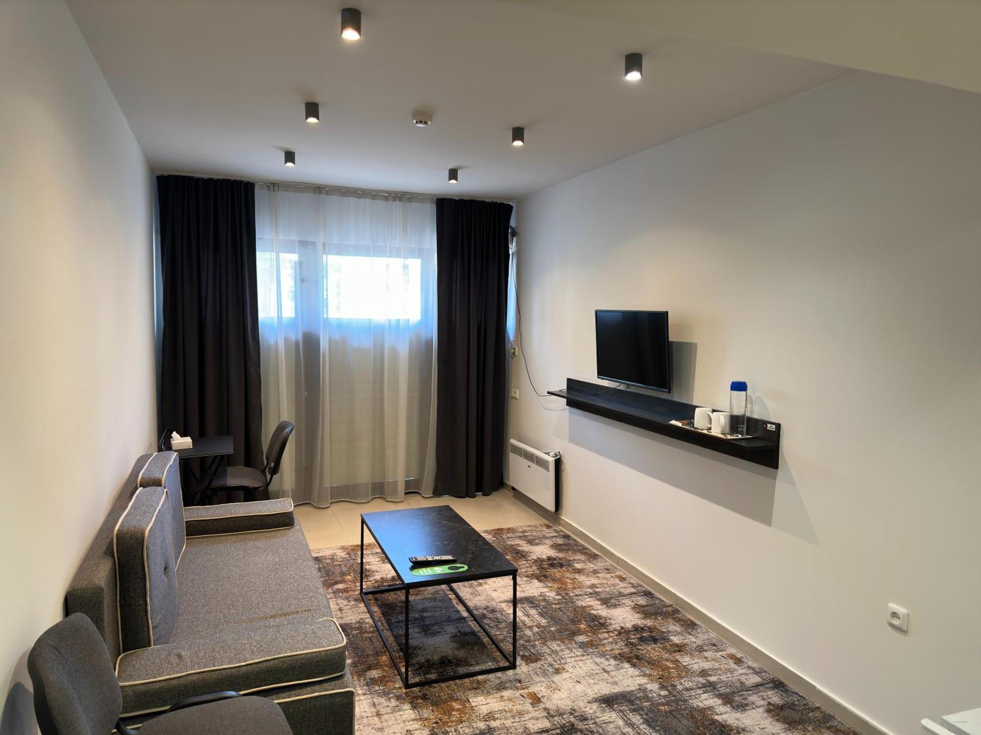 Nava Hotel Єреван Екстер'єр фото
